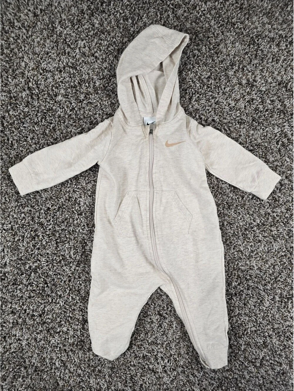 Nike Baby Essentials Hooded Coverall in a light beige Unisex Baby Sz 9M